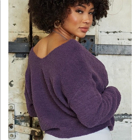 Off the shoulder sweater - Picture 3 of 3